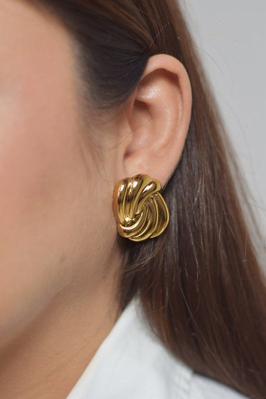 Aretes Nudo de Oro